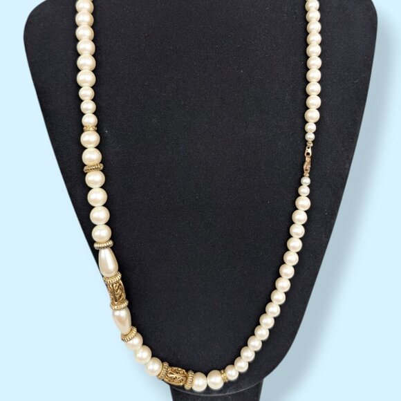 Vintage Glass Pearl Beaded Necklace - Picture 4 of 5
